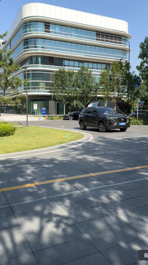 10分鐘一班免費(fèi)擺渡，文鋒停車讓旅程輕松啟程